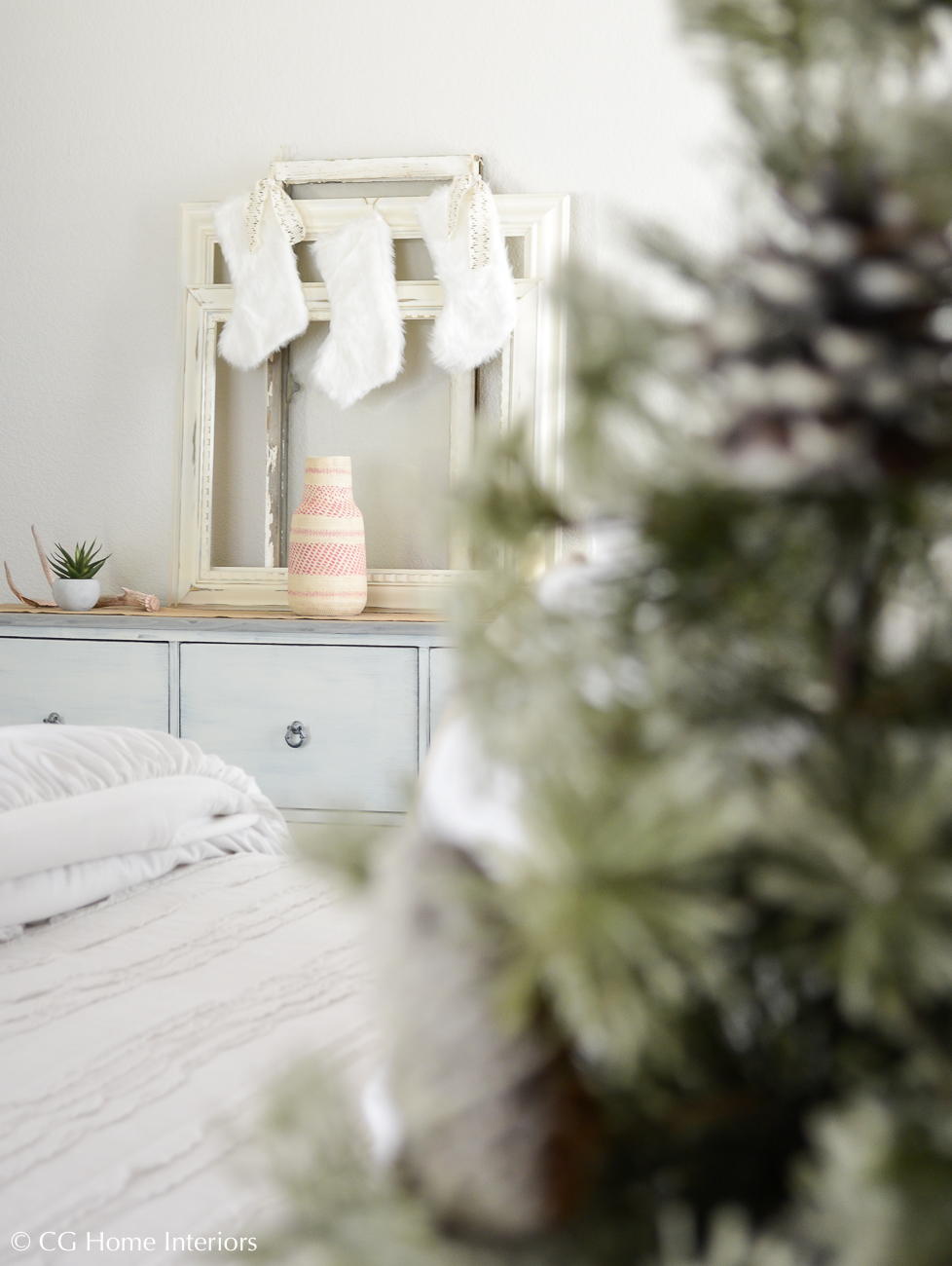 Boho Inspired Christmas Bedroom Decorating