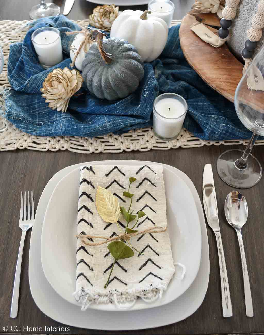 Simple Thanksgiving Tablescape Centerpiece